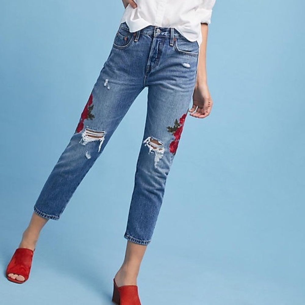 Levis 501 Cropped Tapered Leg Rose Embroidered